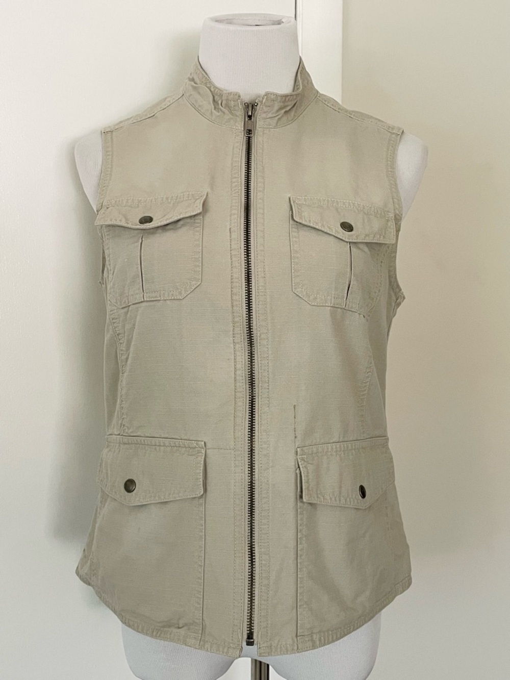 Eddie Bauer Ripstop Beige Khaki Women’s Hiking Utility Vest Size M - Picture 2 of 9